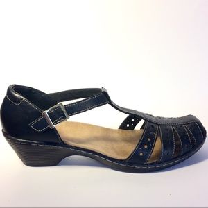 Clarks Black Leather T Strap Fisherman Sandal 8M